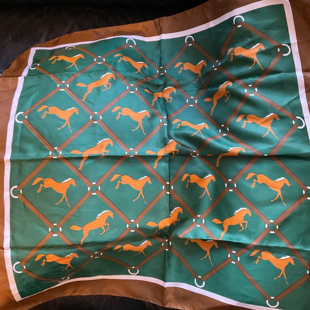 *Vintage* Totes Scarf